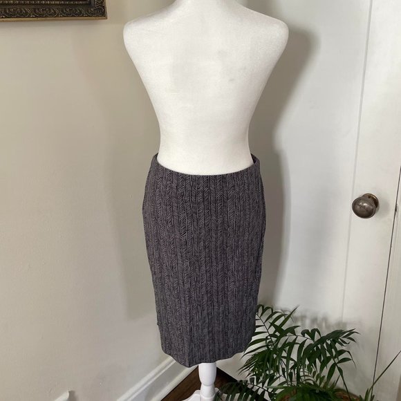 Grey & Black Mini Skirt with Side Slit  No Tag  Size S/M - Picture 4 of 4